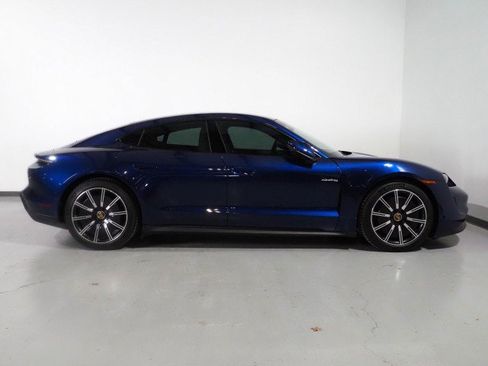 Used 2022 Porsche Taycan image 5