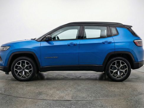 Used 2025 Jeep Compass Limited AWD/4WD image 5