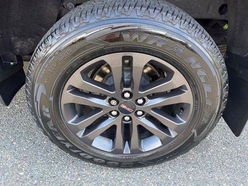 Used 2019 GMC Canyon SLE w/ Elevation Edition AWD/4WD image 7