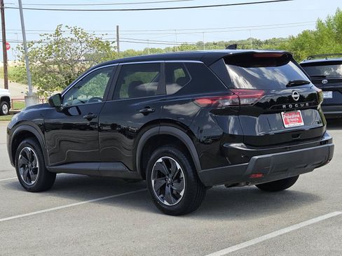 Used 2025 Nissan Rogue SV AWD/4WD image 6