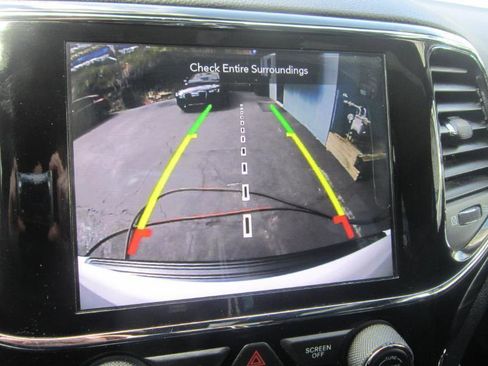 Used 2020 Jeep Grand Cherokee Altitude image 15