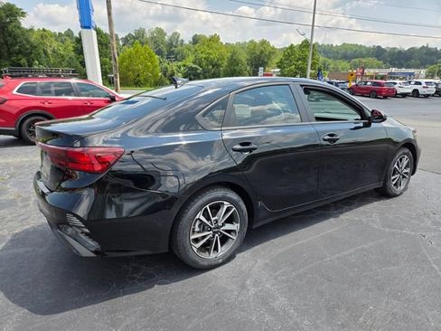 Used 2024 Kia Forte LXS w/ LXS Technology Package FWD image 8