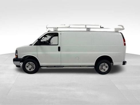 Used 2024 Chevrolet Express 2500 w/ Driver Convenience Package RWD image 3