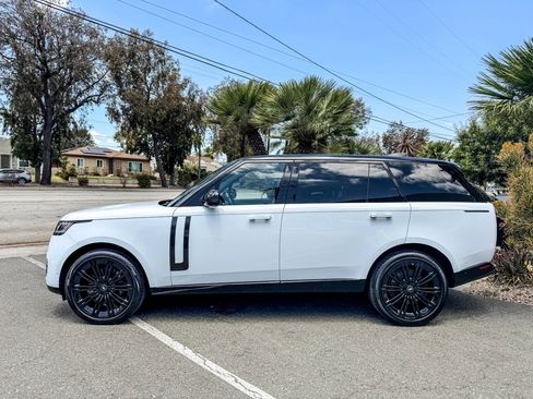 Used 2024 Land Rover Range Rover Long Wheelbase Autobiography AWD/4WD image 13