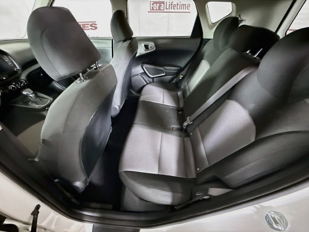 Used 2024 Kia Soul LX w/ LX Technology Package FWD image 26