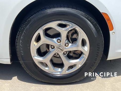 Used 2021 Chrysler Pacifica Limited w/ Premium & Safety Sphere Group AWD/4WD image 4