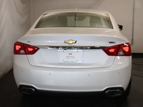 Used 2017 Chevrolet Impala Premier w/ Enhanced Convenience Package FWD image 5