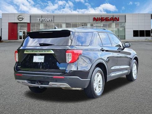 Used 2022 Ford Explorer XLT w/ Equipment Group 202A AWD/4WD image 4
