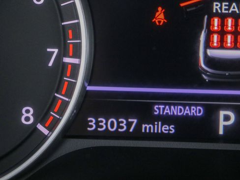 Used 2024 Nissan Pathfinder SL FWD image 16