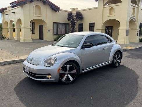 Used 2012 Volkswagen Beetle 2.0T FWD image 2