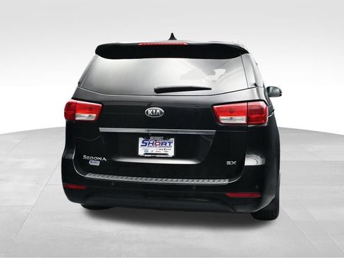 Used 2016 Kia Sedona EX FWD image 4