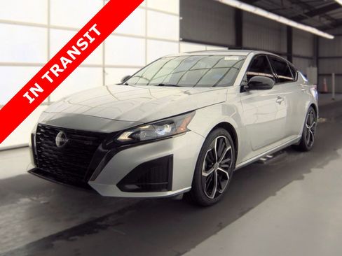 Used 2024 Nissan Altima 2.5 SR FWD image 1