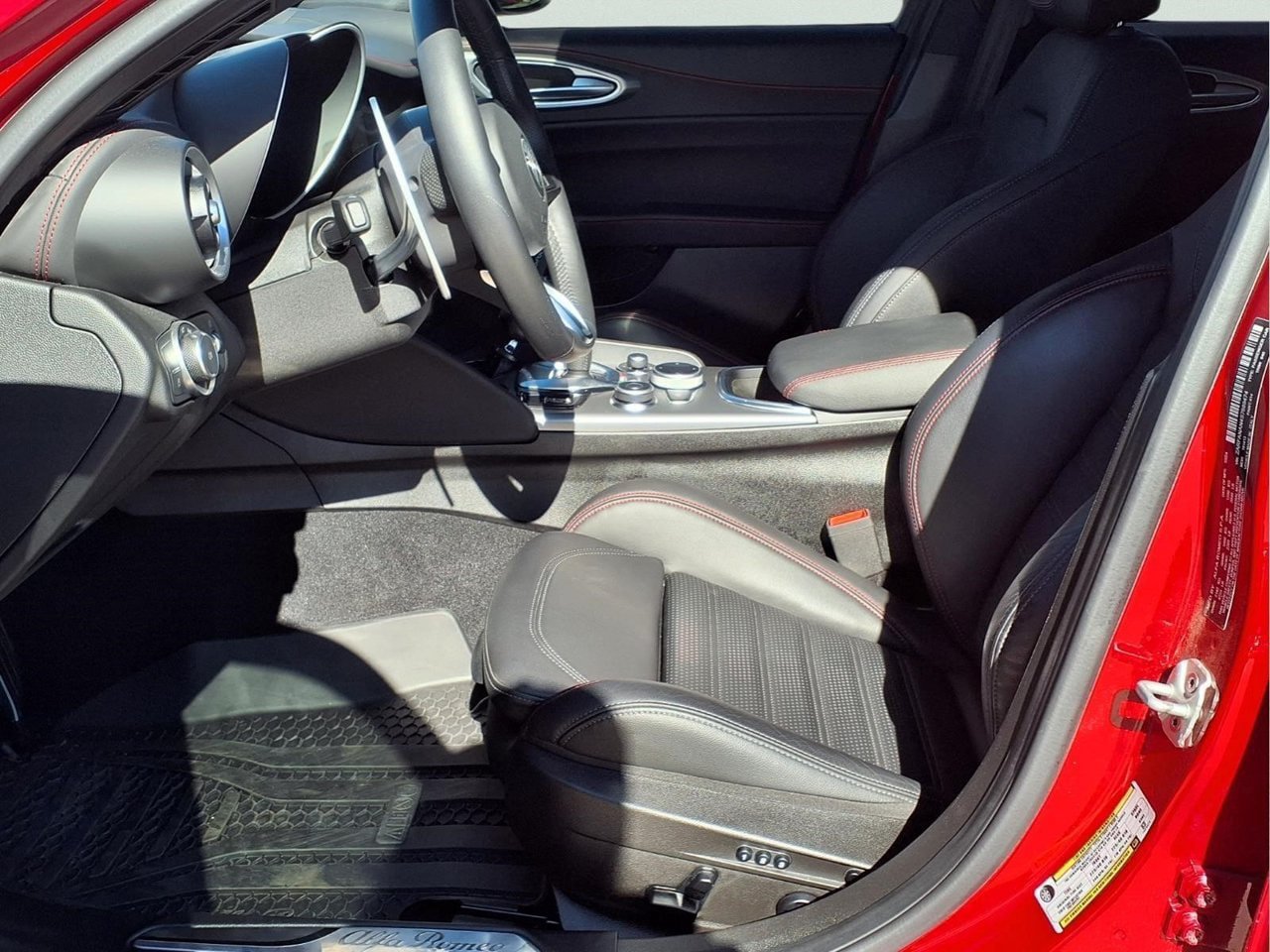 Used 2025 Alfa Romeo Giulia AWD w/ Driving Assist Package image 11