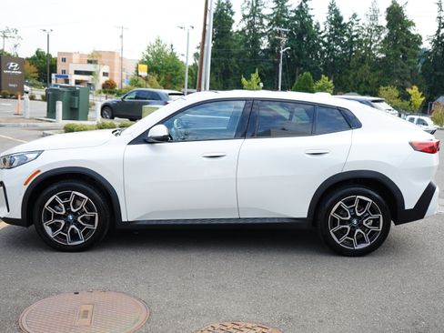 Used 2025 BMW X2 xDrive28i w/ Convenience Package image 9
