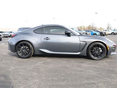 Used 2023 Toyota GR86 Premium image 3