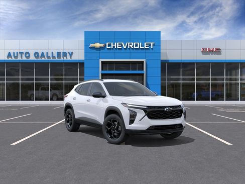 New 2026 Chevrolet Trax LT w/ Driver Confidence Package FWD image 1