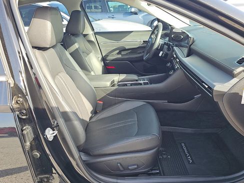 Used 2025 Hyundai Sonata Limited FWD image 4
