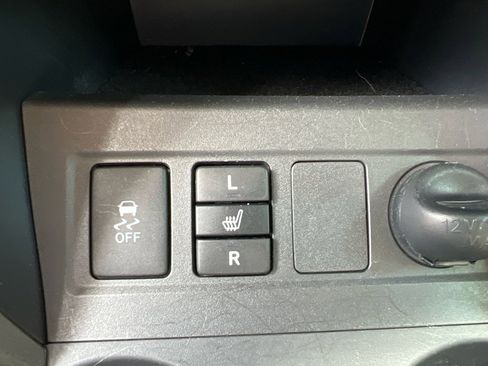 Used 2010 Toyota RAV4 Limited image 15