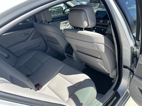 Used 2011 BMW 550i xDrive Sedan AWD/4WD image 41
