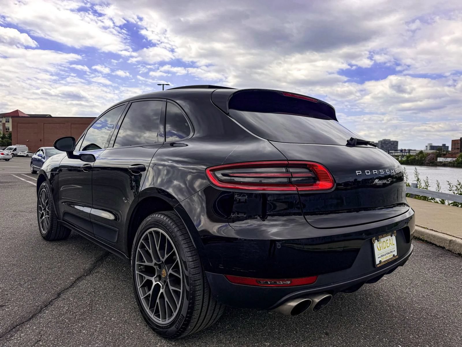 Used 2017 Porsche Macan S AWD/4WD image 7