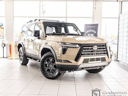 Used 2024 Lexus GX 550 AWD/4WD image 3