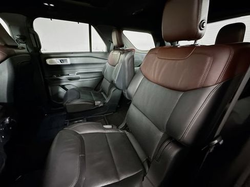 Used 2020 Ford Explorer Platinum w/ Premium Technology Package AWD/4WD image 26