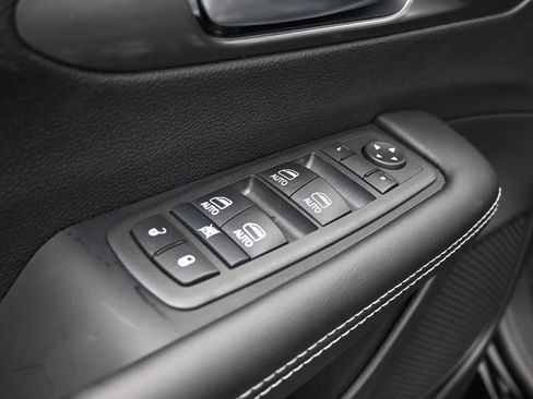 New 2026 Chrysler Pacifica Select image 26