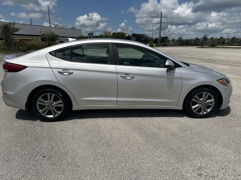 Used 2018 Hyundai Elantra SEL FWD image 15