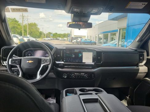 Certified 2024 Chevrolet Silverado 1500 LT AWD/4WD image 3
