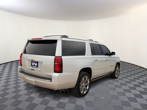 Used 2020 Chevrolet Suburban Premier w/ Premier Plus Edition AWD/4WD image 4
