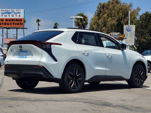 New 2026 Toyota bZ FWD image 4