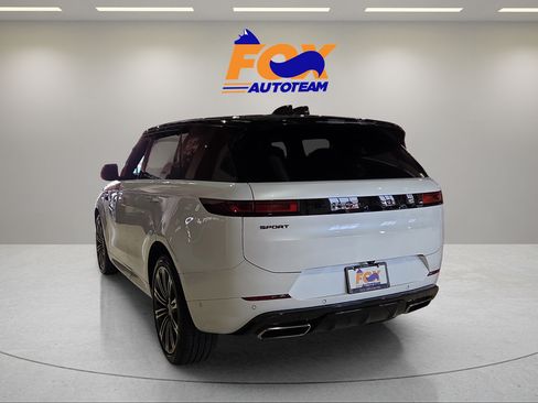 Used 2024 Land Rover Range Rover Sport Dynamic SE AWD/4WD image 3