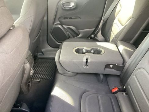 Used 2021 Jeep Renegade Latitude w/ Convenience Group image 31