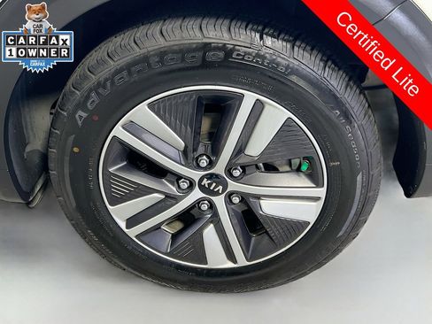 Certified 2020 Kia Niro LXS FWD image 29