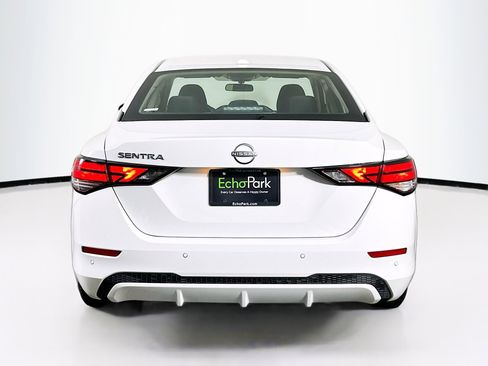 Used 2025 Nissan Sentra SV FWD image 7