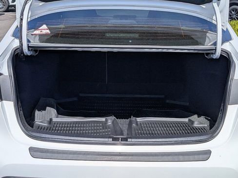 Used 2022 Toyota Corolla LE image 14