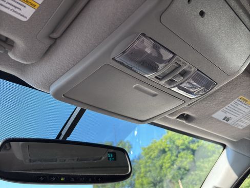 Used 2012 Nissan Frontier SL w/ Moonroof Pkg AWD/4WD image 29