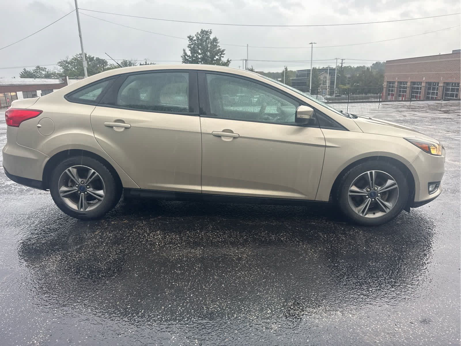 Used 2017 Ford Focus SE FWD image 15