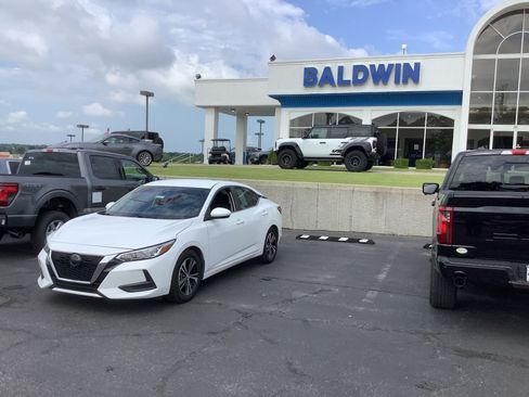 Used 2023 Nissan Sentra SV FWD image 3