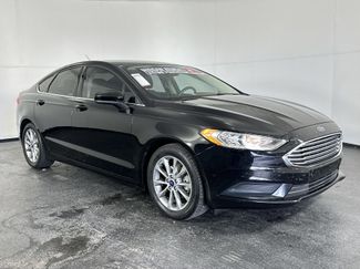 Used 2017 Ford Fusion SE w/ Fusion SE Technology Package video 2