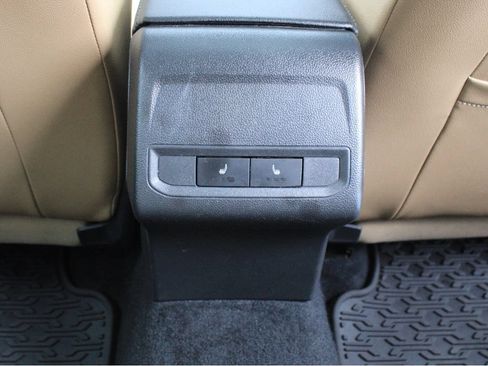 Used 2021 Volkswagen Jetta SEL FWD image 28