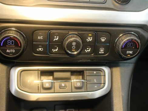 Used 2020 GMC Acadia SLE w/ GMC Pro Grade Package image 30