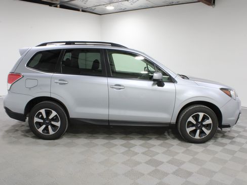 Used 2018 Subaru Forester 2.5i Premium AWD/4WD image 26
