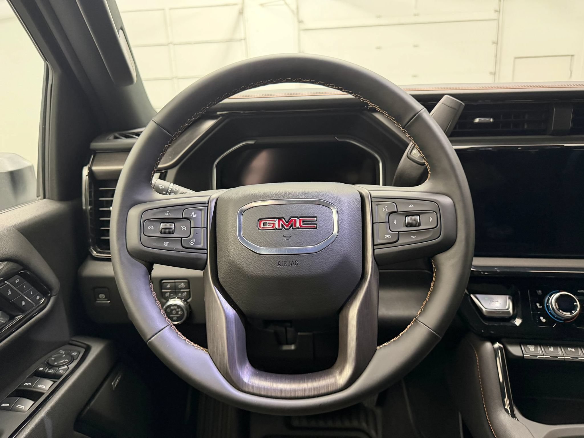 Used 2025 GMC Sierra 3500 AT4 w/ AT4 Premium Plus Package AWD/4WD image 10