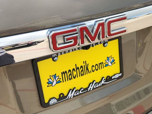 Used 2019 GMC Acadia Denali w/ Technology Package FWD image 32