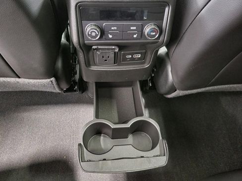 Used 2023 GMC Acadia SLT w/ Elevation Edition image 23