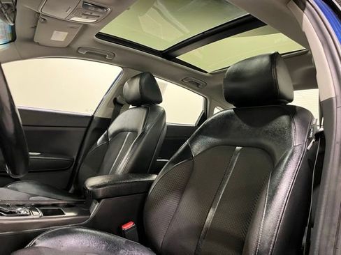 Used 2018 Kia Optima S w/ Panoramic Sunroof Package image 17