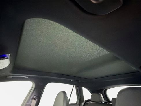 Used 2025 Mercedes-Benz GLC 300 image 15
