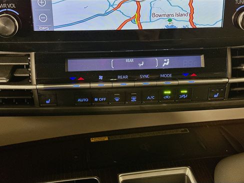 Used 2021 Toyota Sienna XLE w/ XLE Plus Package image 24