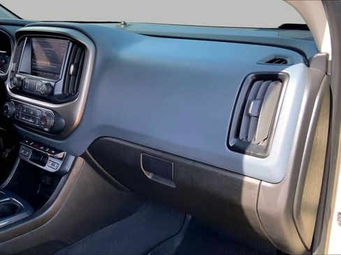 Used 2022 Chevrolet Colorado Z71 AWD/4WD image 19